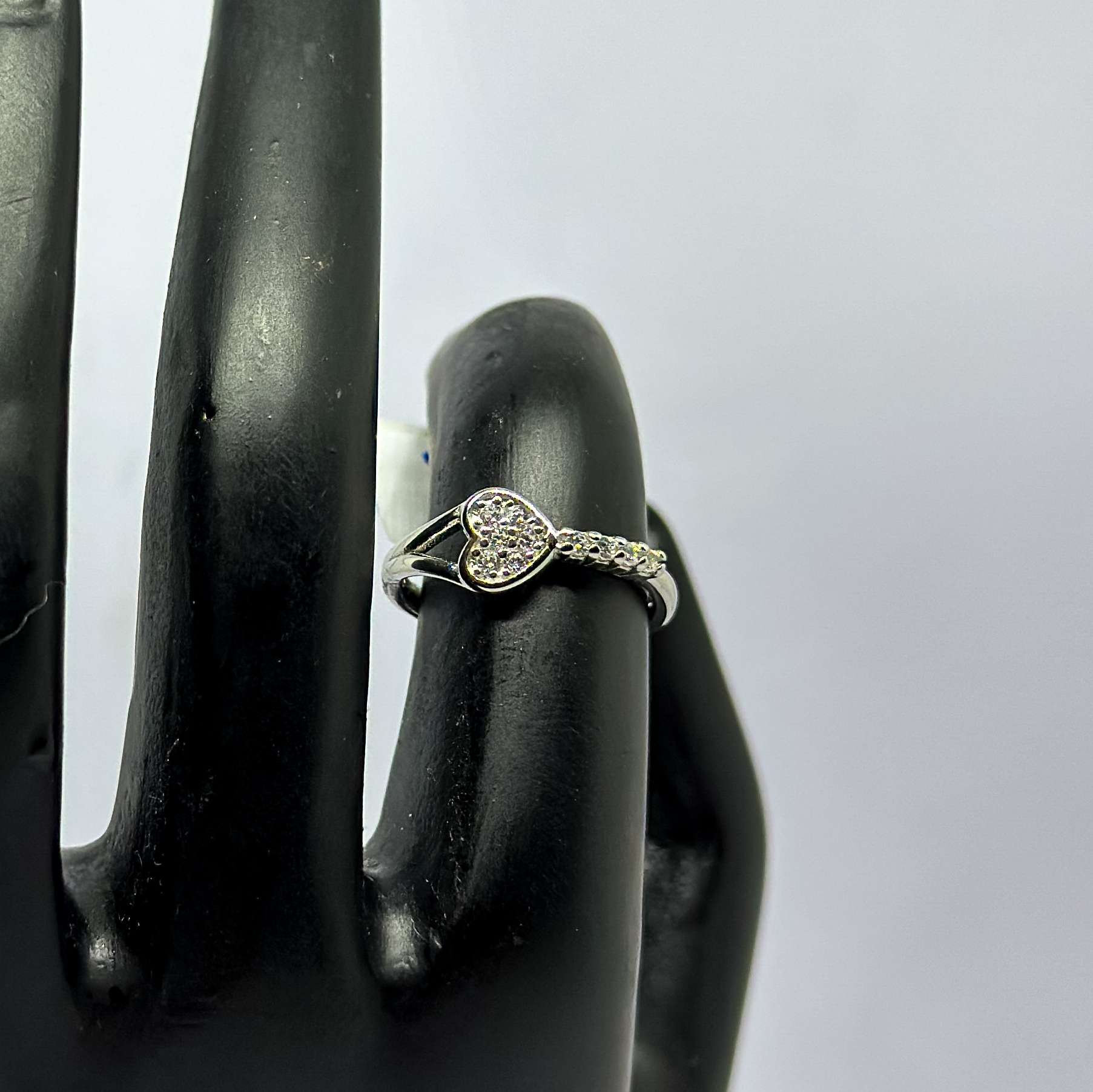 White Stoned Ring(Size:8) (CODE: VSNCGR066), Girls Ring, 925 Sterling silver.