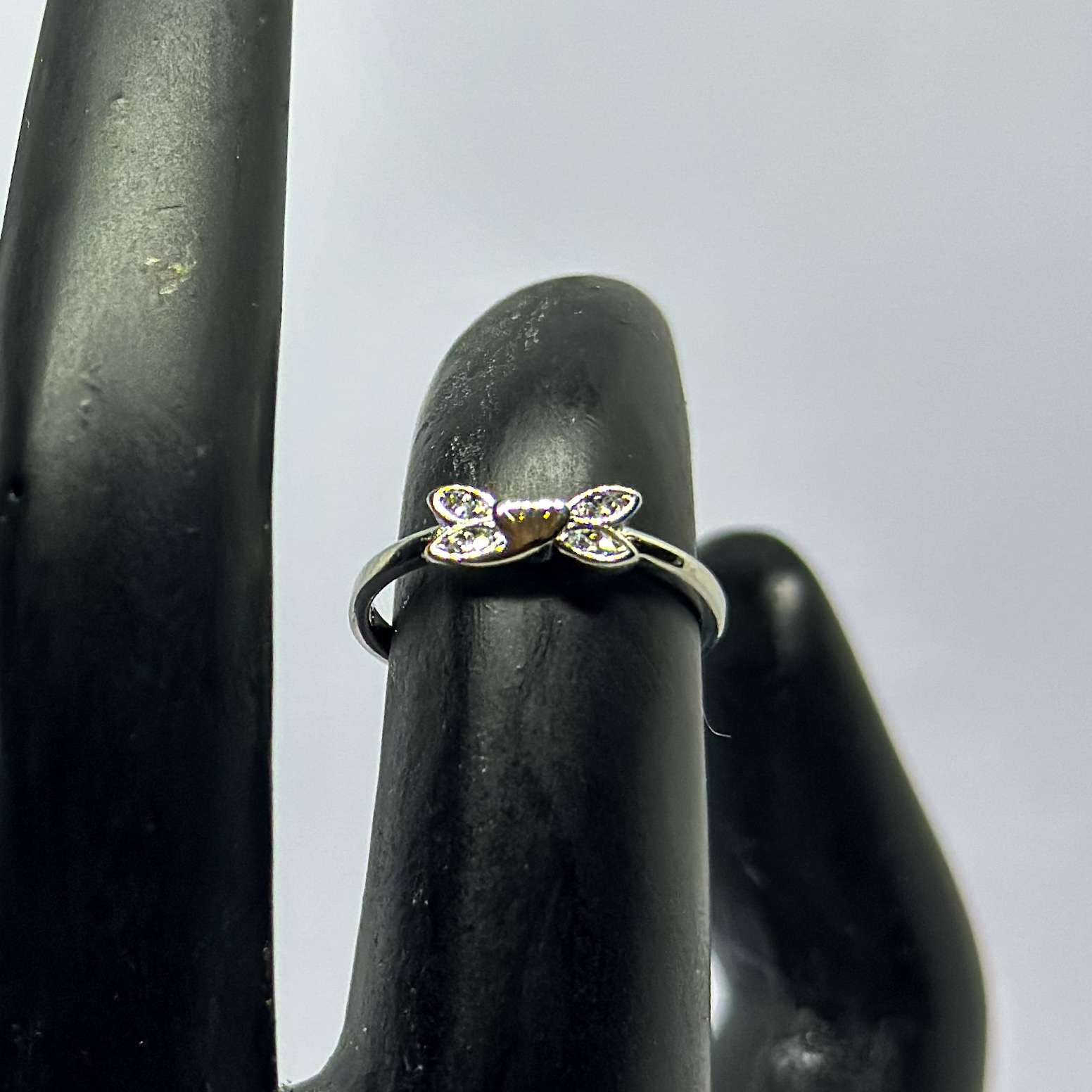 White Stoned Ring (Size:6)(CODE: VSNCGR079), Girls Ring, 925 Sterling silver.