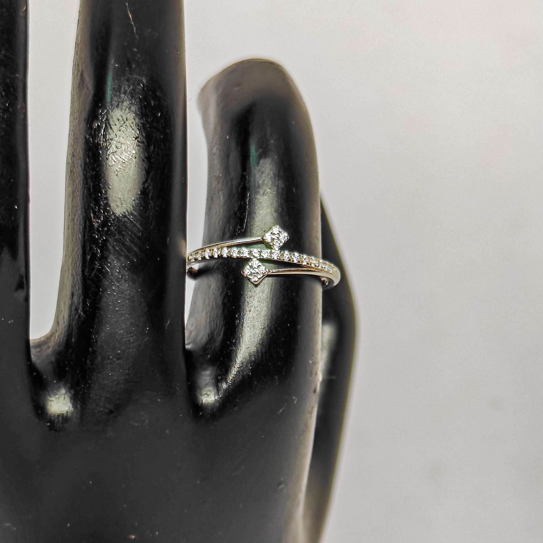 White Stone Ring (Size:7)(CODE: VSNCGR073), Girls Ring, 925 Sterling silver.