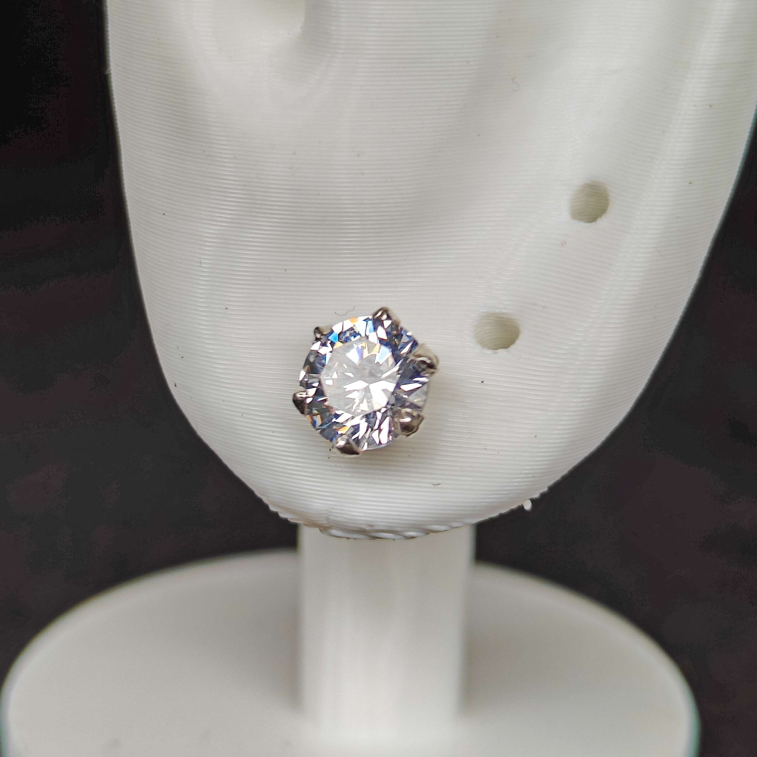 White stone single Men`s studs,(CODE:VSNCMS004),S 925 Sterling silver