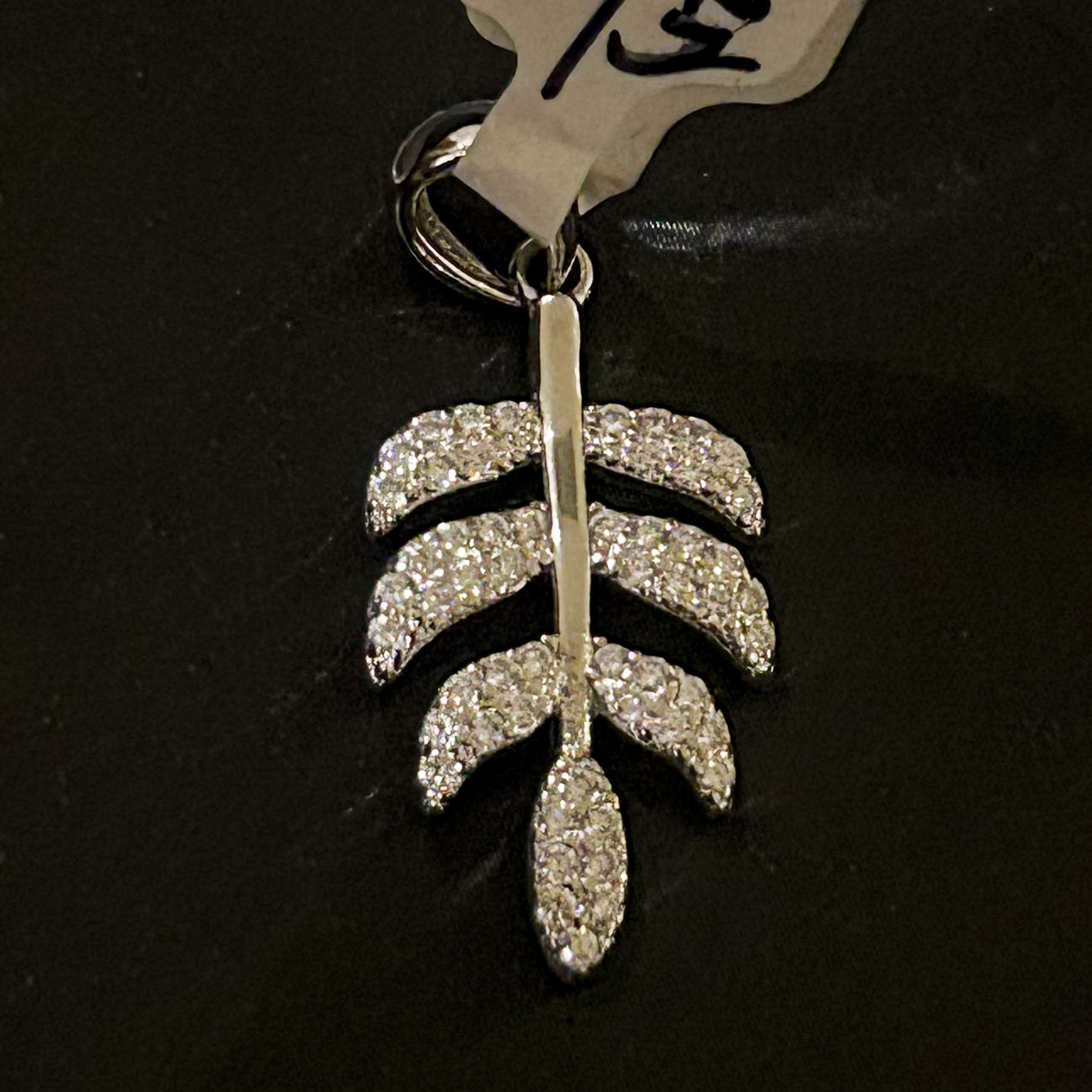 Stoned Silver, (CODE: VSNCGLS029), women Locket, 925 Silver.